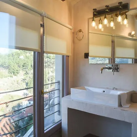 Secluded Mountain Refuge - Theonimfi Paradise Gem Δημητσάνα