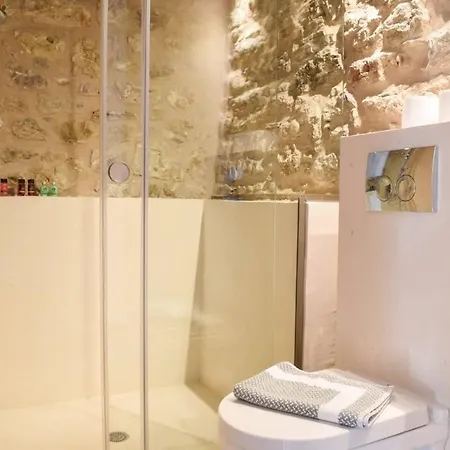Theonimfi Stone House