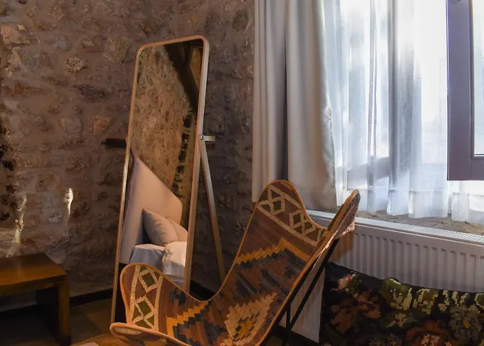 Secluded Mountain Refuge - Theonimfi Paradise Gem